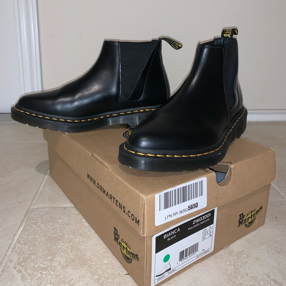 Bianca Smooth by Dr. Martens,